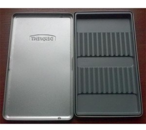 DERWENT METALOWE PUDEŁKO NA 12 KREDEK GENERIC / 90702
