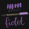Kuretake Fudebiyori Metallic Violet czarne tło.jpg
