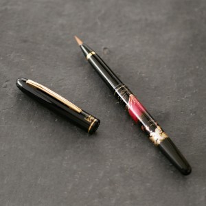 Kuretake Mannen Mouhitsu ”Makie-Monogatari” Brush Pen Black body Akafuji DU184-215