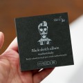 SMLTArt Authentic Baby Black bloczek 9x9 170g 32ark FB-32(170)BLACK9 na dłoni.jpg